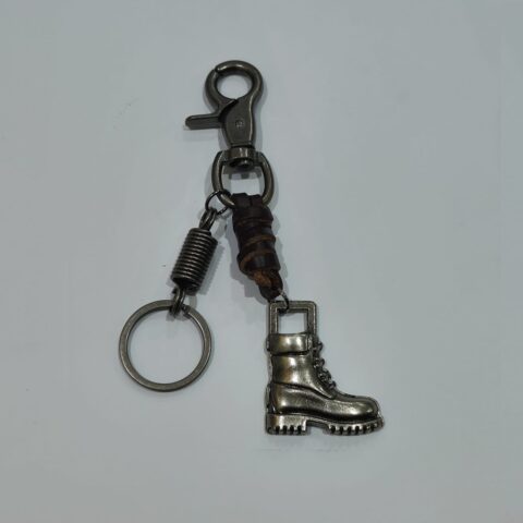 KEYCHAIN COWHIDE LEATHER + METAL MATERIAL