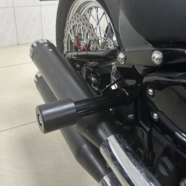 18-Up Softail M8 Carbon Steel Club Guard - Image 3